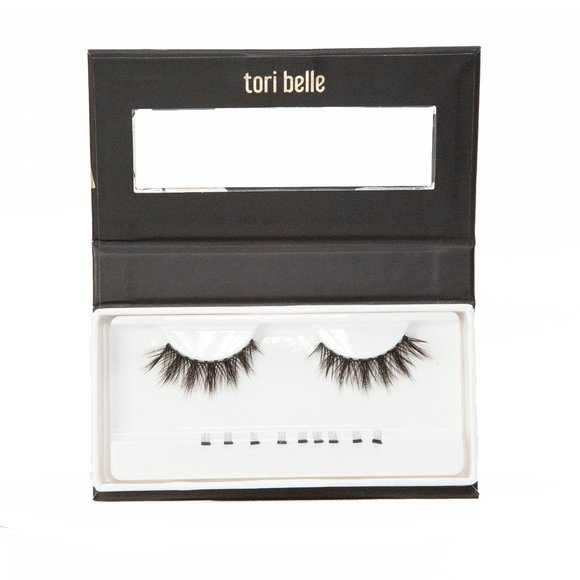 NEW! LADIES NIGHT Tori Belle Magnetic Lashes - Picture 1 of 3